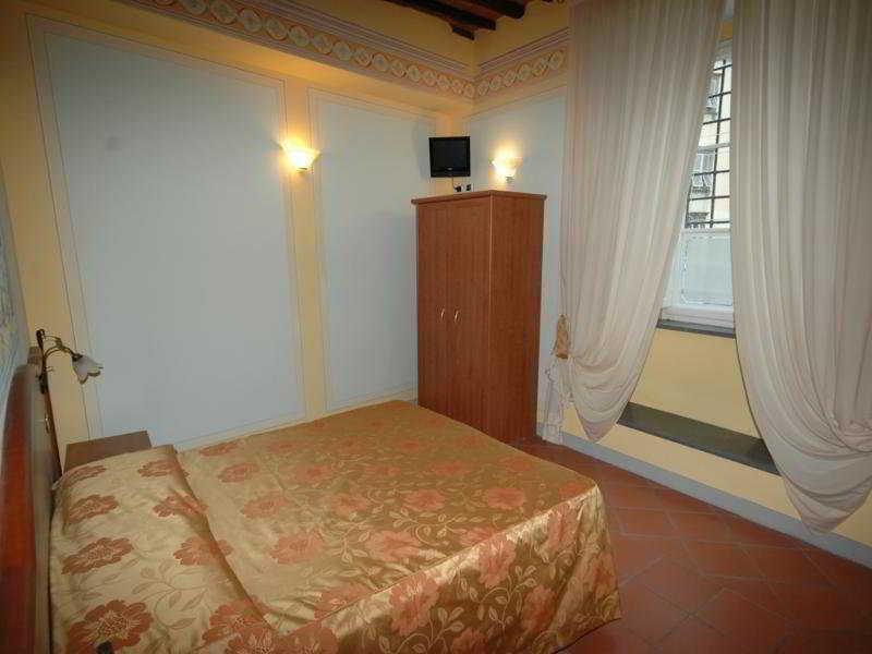 Dimora Dei Guelfi Luxury Rooms Лукка Екстер'єр фото