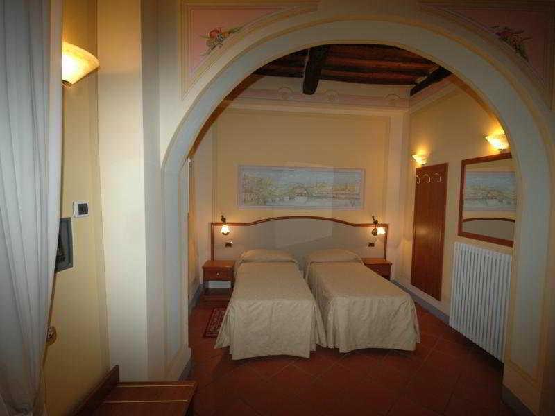 Dimora Dei Guelfi Luxury Rooms Лукка Екстер'єр фото