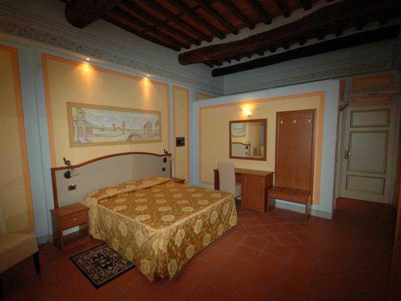 Dimora Dei Guelfi Luxury Rooms Лукка Екстер'єр фото