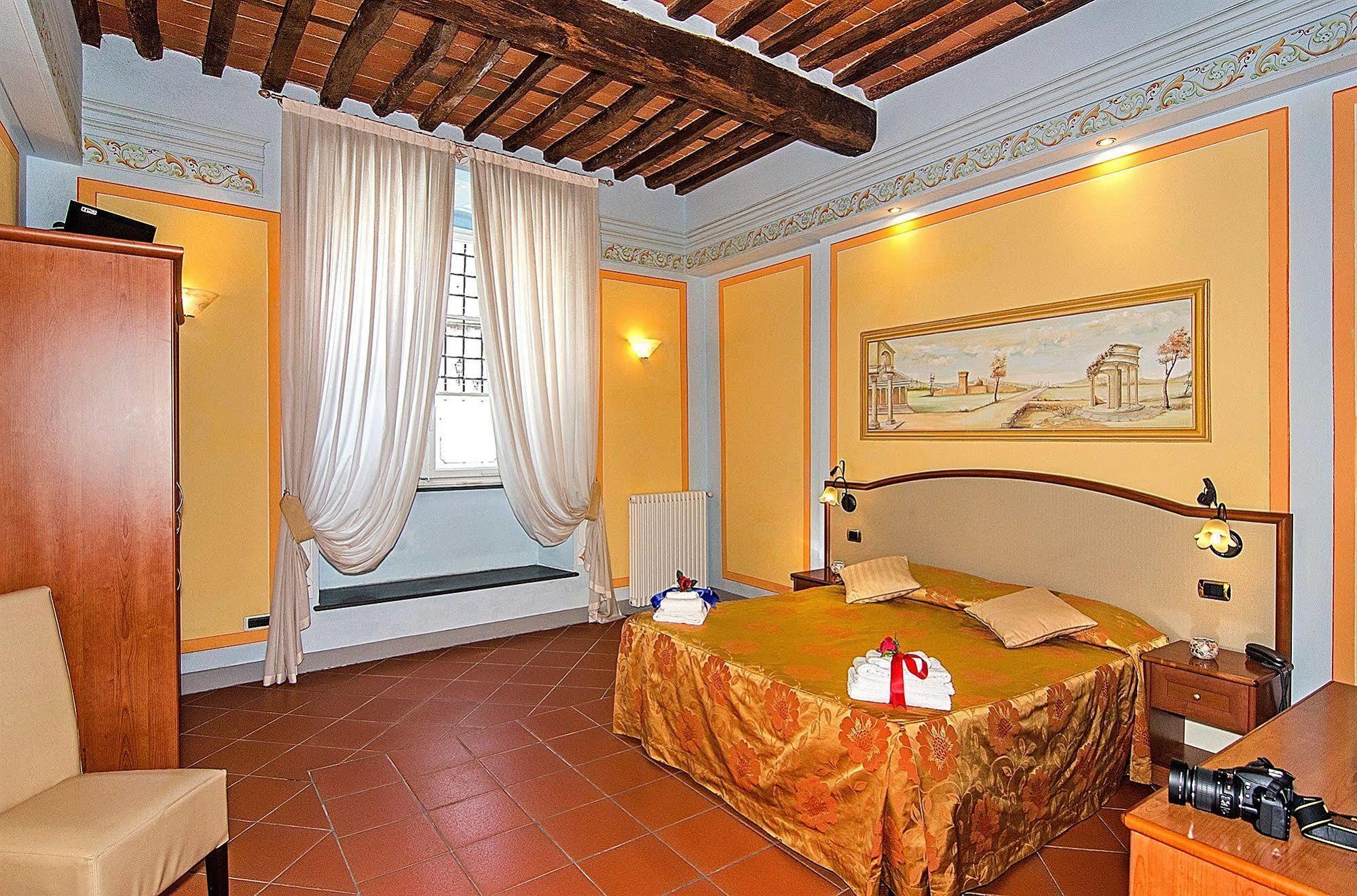 Dimora Dei Guelfi Luxury Rooms Лукка Екстер'єр фото