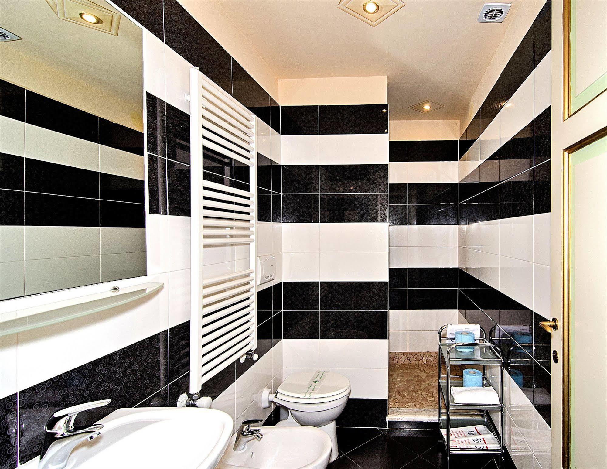 Dimora Dei Guelfi Luxury Rooms Лукка Екстер'єр фото