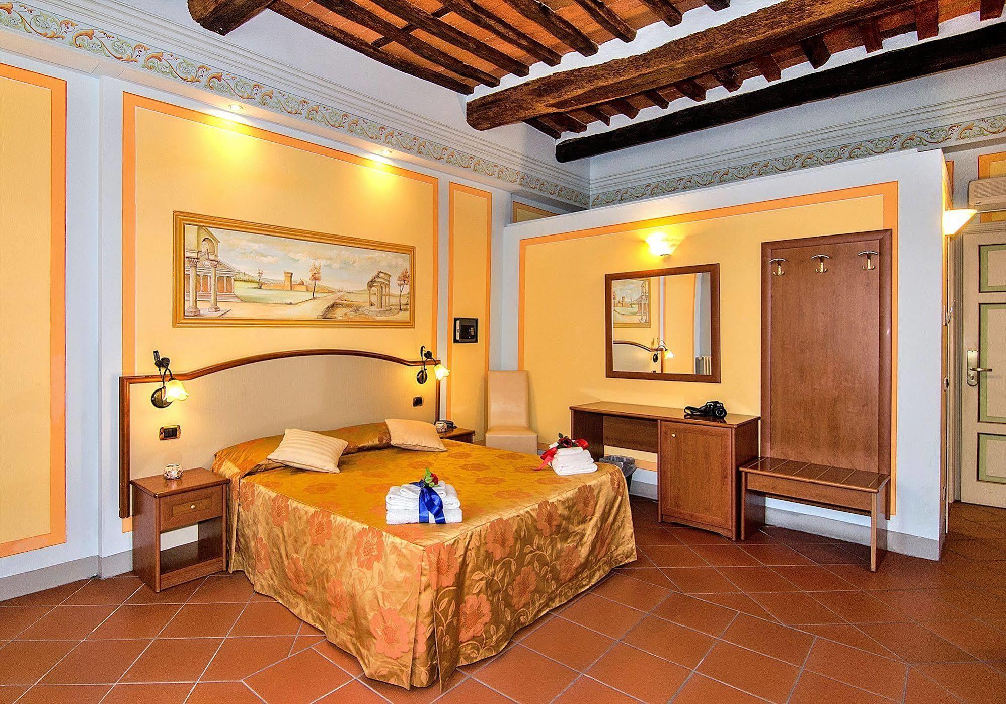Dimora Dei Guelfi Luxury Rooms Лукка Екстер'єр фото
